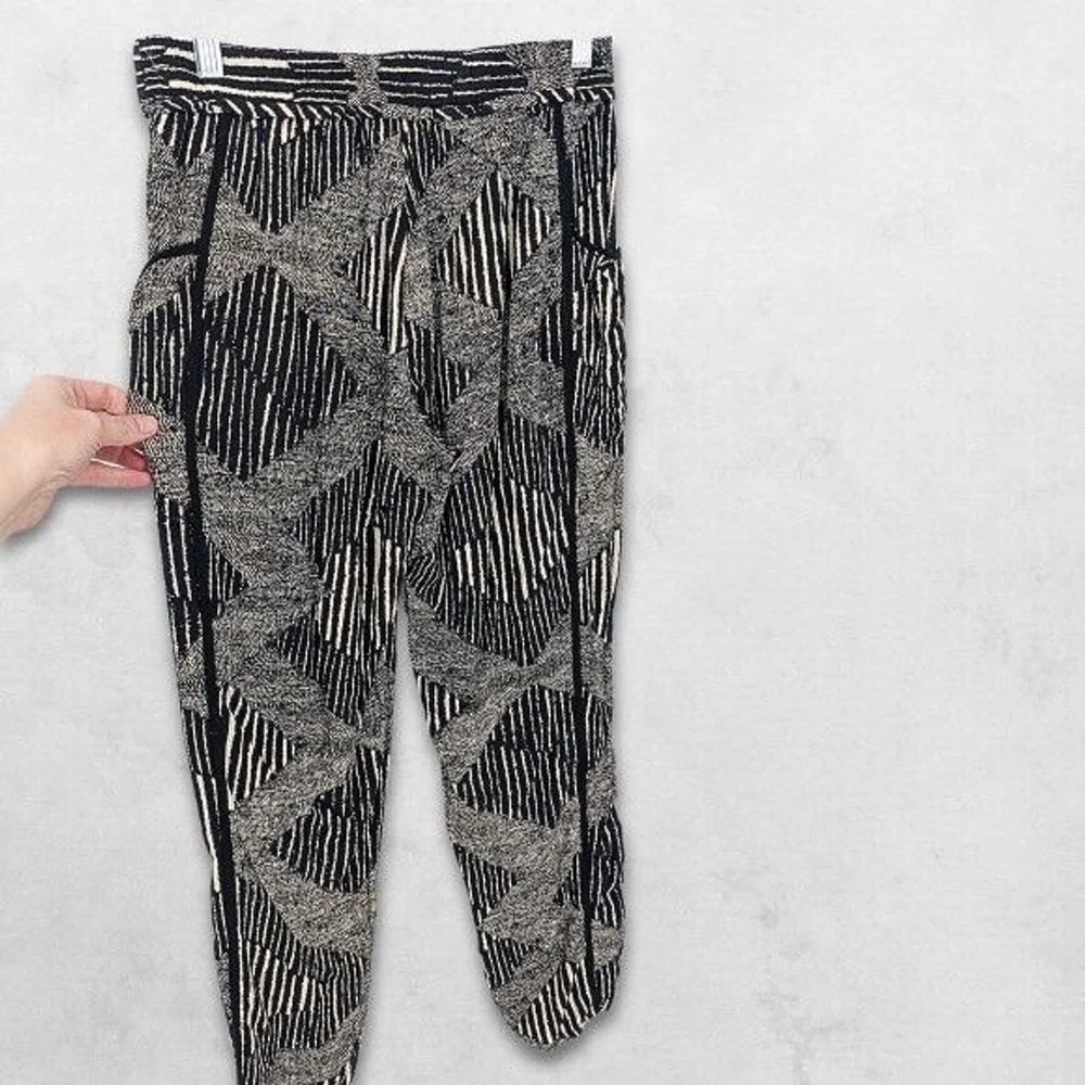 Anthropologie Hei Hei Pants Tapered Leg Geometric Bohemian Hippie‎ Black/White S - Picture 2 of 14
